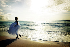An example of our wedding photography, Raquel on the beach